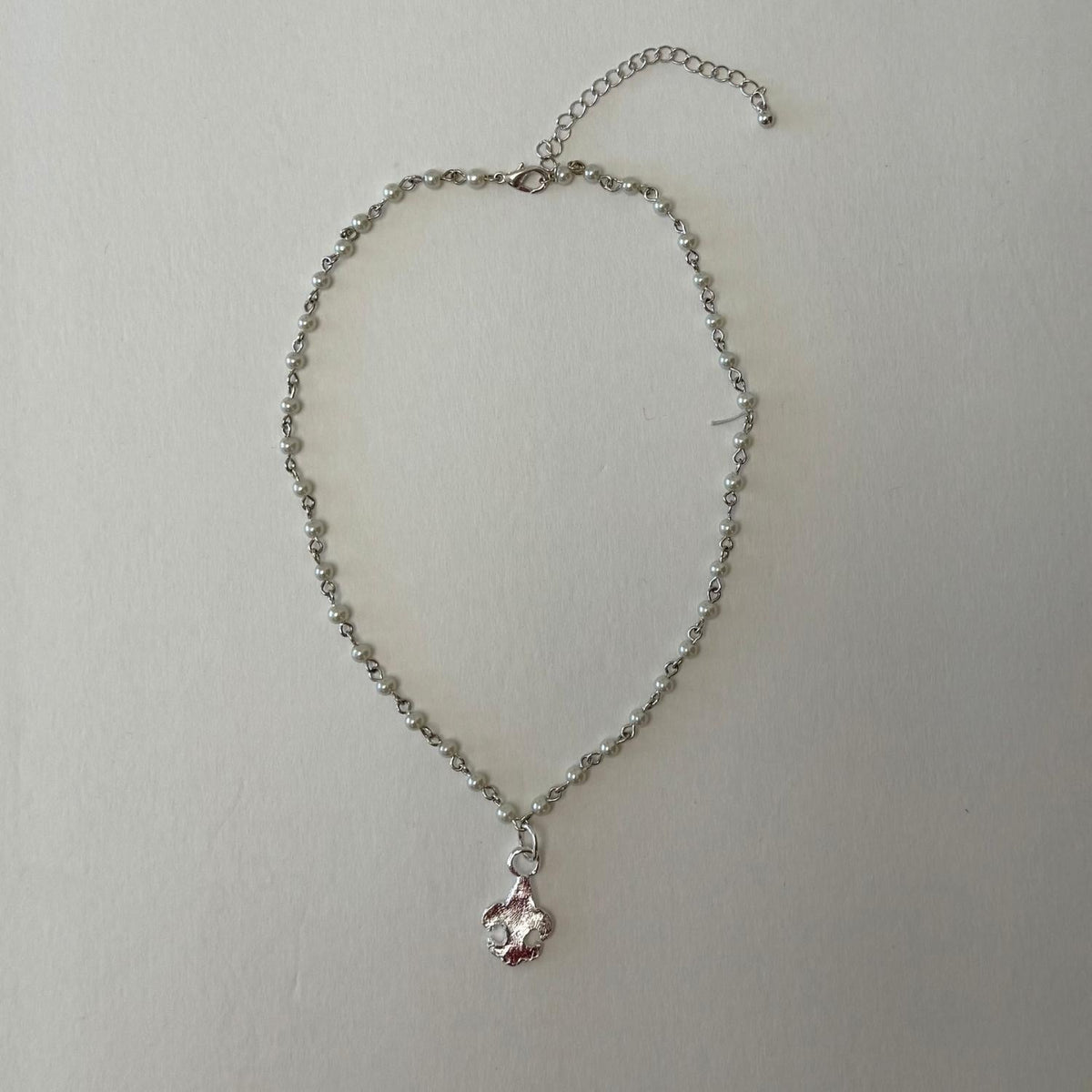 Silver Fleur-de-Lis Pearl Linkage Necklace